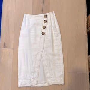 Maeve long skirt with button detail. Creme/white. Size 0.